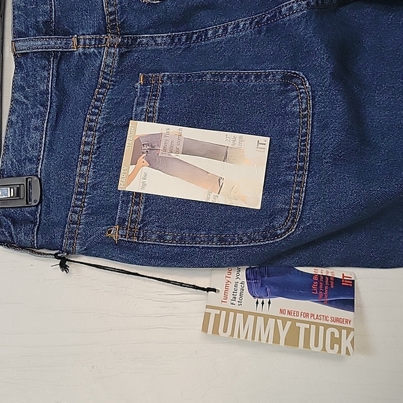 !iT High Rise Straight Leg size 6 - Picture 4 of 7